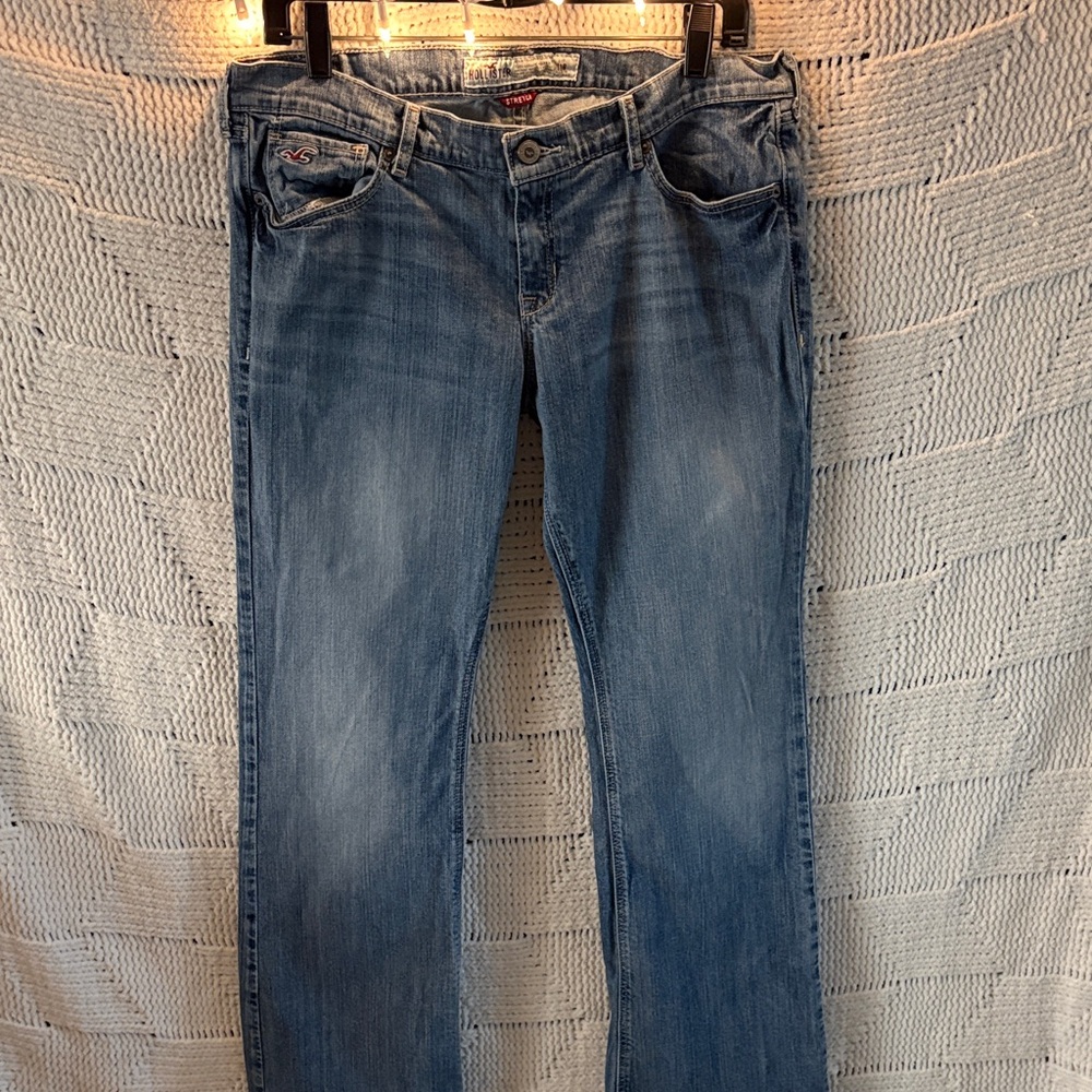 Hollister Women's Light Blue Straight Leg Jeans